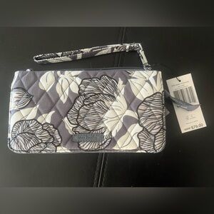 NWT Vera Bradley RFID Wallet. Non smoking home.